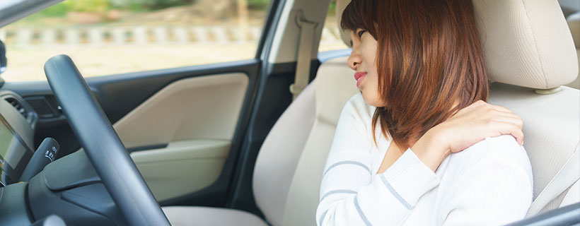 patient with shoulder pain in need of auto accident injury care in Fort Worth